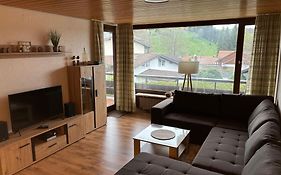Schoene 2 1/2 Zimmer Ferienwohnung In Oberstaufen - Hoamatle -